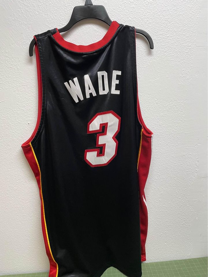 Clothify NBA JERSEY MIAMI HEAT DWYANE WADE #3
