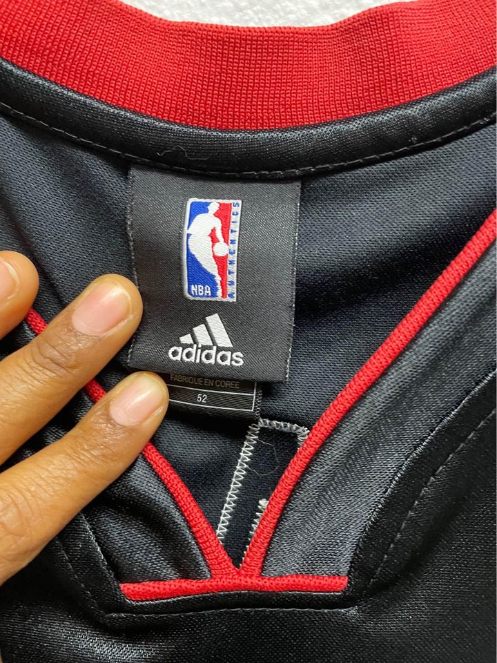 Men's Dwyane Wade #3 Miami Heat NBA Swingman Basketball Jersey by Adidas  (Red-White)(Size=XXXX-LARGE) : : Clothing & Accessories